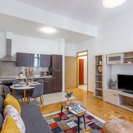 Central Gozsdu Apartment In The Party Street บูดาเปสต์ ภายนอก รูปภาพ